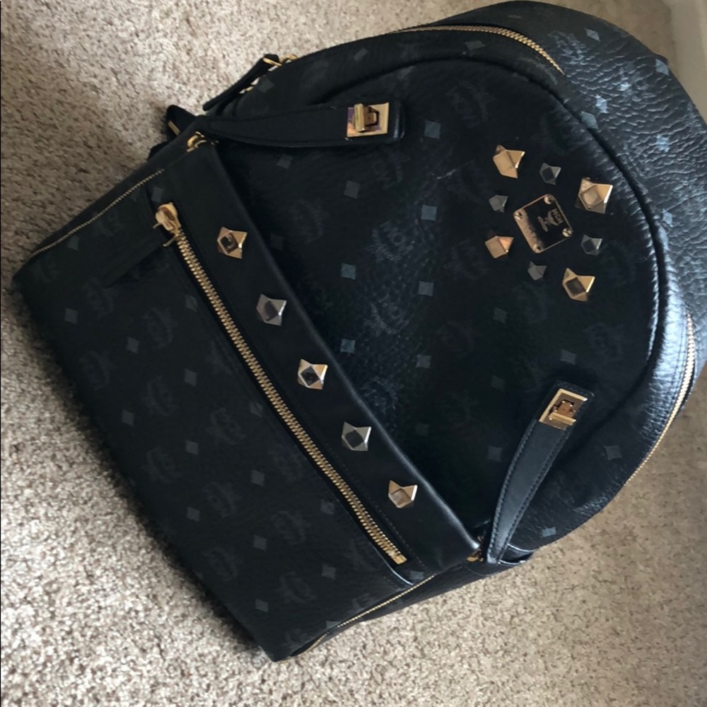 🖤🖤🖤BLACK MCM BACKBACK DUAL STARK STUDDED